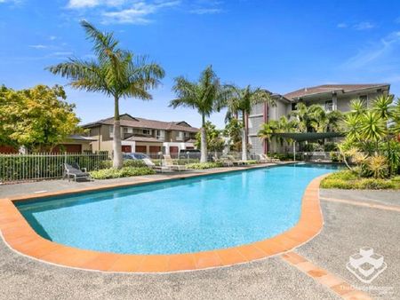 Beautiful 3-Bedroom Townhouse Offering Space, Comfort and Convenience - Photo 4