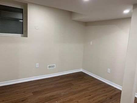 For Lease - 2489 Felhaber Crescent Unit# Basment, Oakville, Ontario - Photo 2