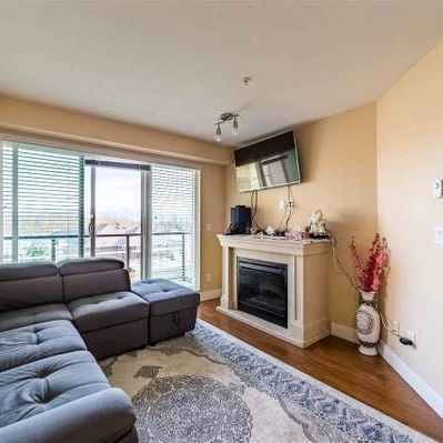 1 Bedroom+ Den Prime location - Photo 1