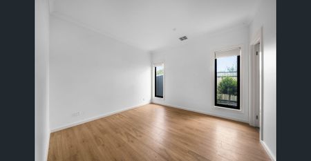 Stylish, Easy-Care Living in a Peaceful Court Setting! - Photo 5