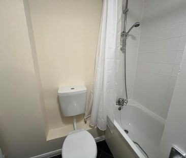 2 bedroom semi-detached house to rent - Photo 5