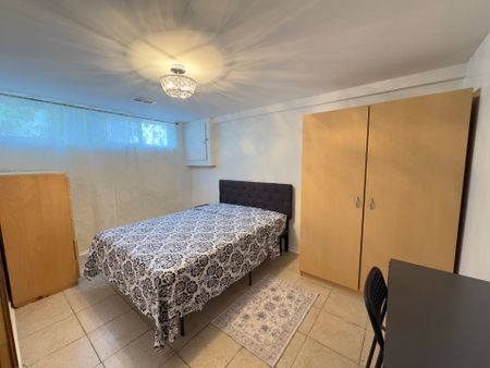 For Lease - 4 Fondy Court, Toronto, Ontario - Photo 2