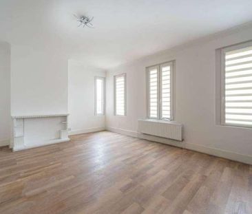 Chingford Road, Walthamstow, London, E17 - Photo 1