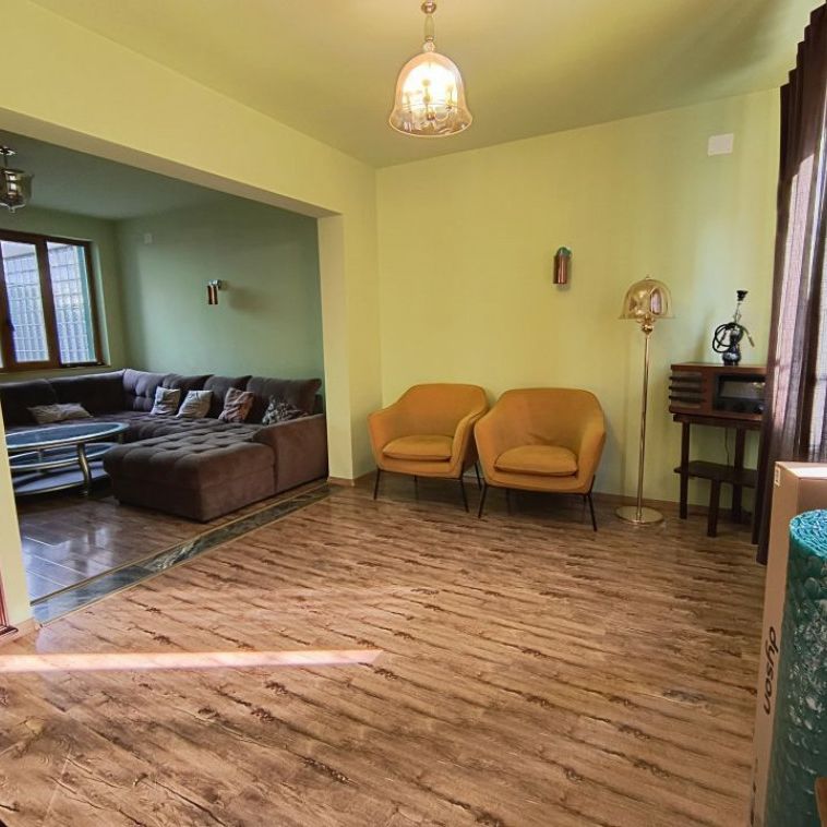 13 Septembrie- Tudor Vladimirescu -Piata Chirigiu - Fotografie 1