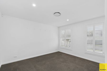 Stylish, Light-Filled Home in Popular Sanctuary Ponds! - Photo 3