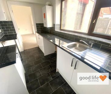 3 bedroom semi-detached house to rent - Photo 4