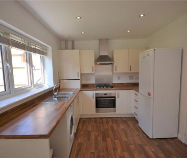 3 bedroom detached house to rent - Photo 2