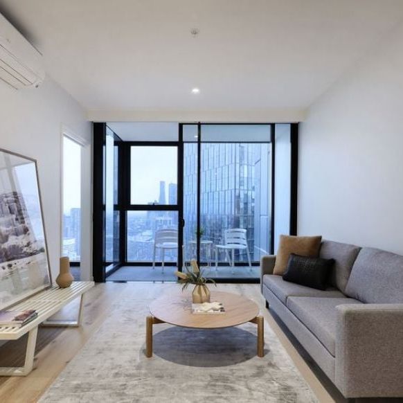 MODERN 2-BEDROOM APARTMENT IN THE HEART OF SOUTHBANK | UNFURNISHED | NO PARKING - Photo 1