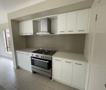 “Modern Family Home in Truganina” - Photo 4