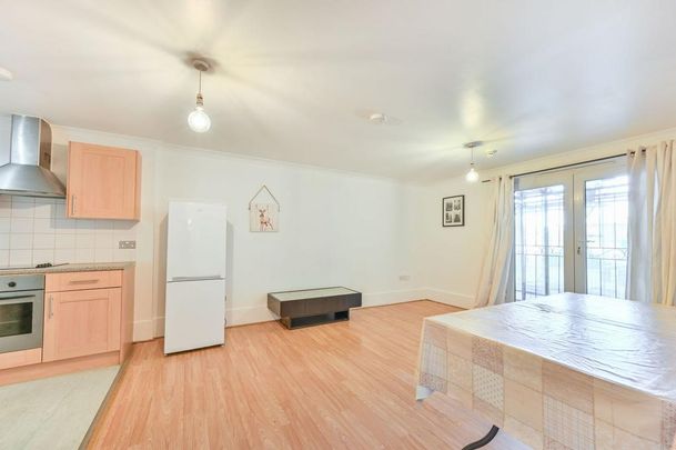 1 bedroom flat to rent - Photo 1