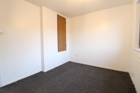 2 Bed House for Rent, Clary Grove, Tame Bridge, WS5 - Photo 3
