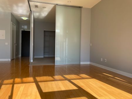 For Lease - 33 Charles Street Unit# 907, Toronto, Ontario - Photo 4
