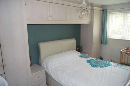 3 bedroom semi-detached house to rent - Photo 3