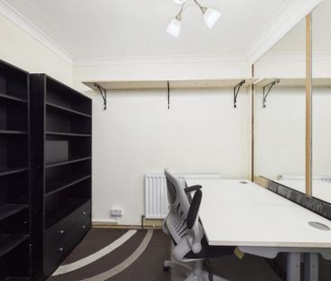 Whitley Close, Stanwell, Staines-upon-Thames,TW19 - Photo 1