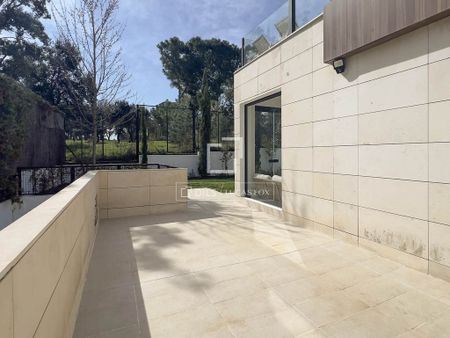Luxury Villa for rent in Madrid, Spain - Photo 5