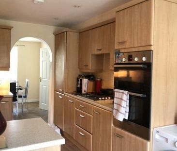3 bedroom semi-detached house to rent - Photo 6