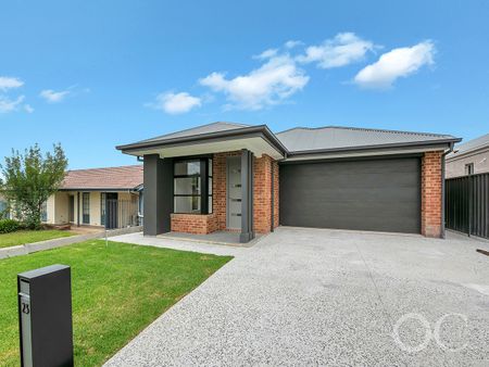 Open the Door to Modern Comfort and Effortless Living - Photo 5