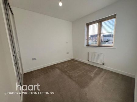 3 bedroom detached house to rent - Photo 3