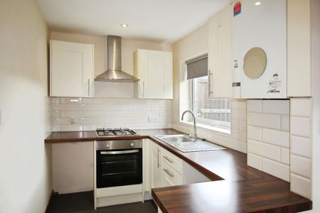 2 bedroom terraced house to rent - Photo 5