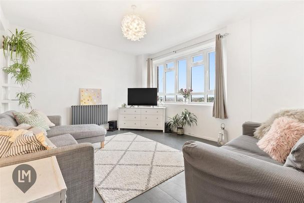 3 bedroom flat to rent - Photo 1