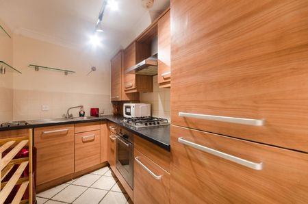 Room in a Shared Flat, Merton Road, SW19 - Photo 5