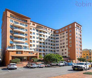 Three bedroom apartment located just one block from Newcastle beach - Photo 2