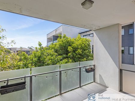 walking distance to train station - Photo 3