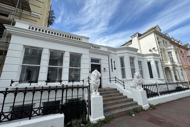 Burlington Place - Photo 1