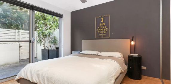 MGM MARTIN - ONE BEDROOM APARTMENT - Photo 2