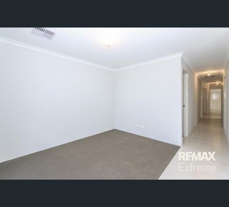4 Forestay Turn, Alkimos, WA 6038 - Photo 2