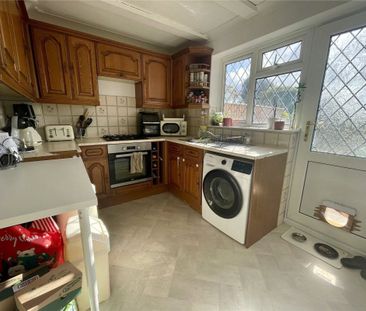 Sycamore Close, Poole, Dorset, BH17 - Photo 3