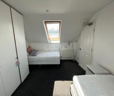 5 bedroom detached house to rent - Photo 3