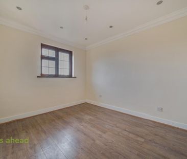 4 bedroom semi-detached house to rent - Photo 5