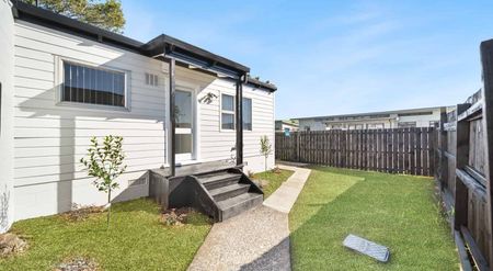 Modern Fully Renovated Home in Prime Mangere East Location - Photo 4