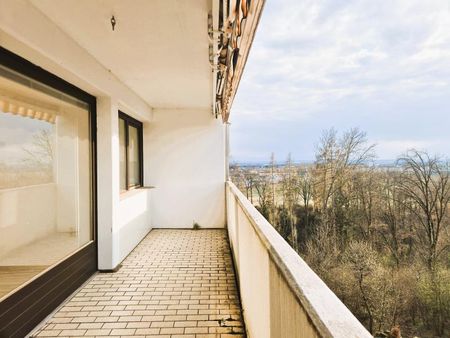 Leonding - Gaumberg! Sonnige und ruhig gelegene 3-Zimmer-Wohnung, 79 m² inkl. Loggia, Küche möbliert, Parkplatz! - Foto 3