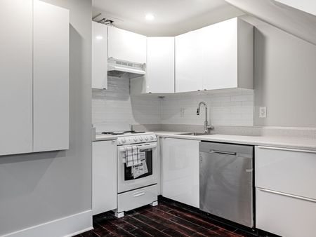 For Lease - 146 Howland Avenue, Toronto, Ontario - Photo 3