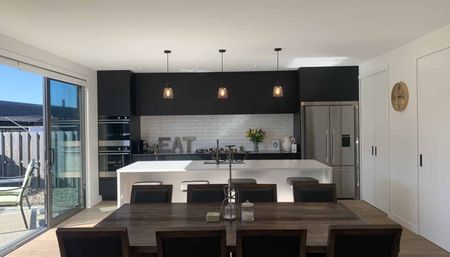 Stylish Sunny Northlake Rental Home - Photo 4