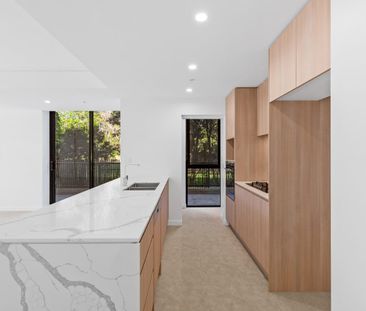 Brand New, Luxuriously Designed, Tastefully Appointed, Sun Kissed Executive Style Dual Storey Three Bedroom Family Oasis In A Park-Side Setting - Photo 6