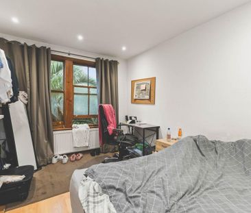 3 bedroom flat to rent - Photo 6