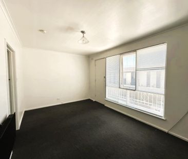 First Floor One Bedroom Apartment - Photo 4