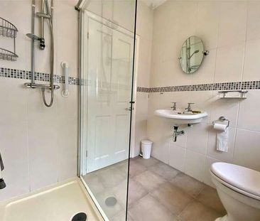 Orchard Drive, Dan Y Graig, Porthcawl, Bridgend, CF36 - Photo 2