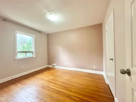 For Lease - 1048 Kennedy Road Unit# Main Floor, Toronto, Ontario - Photo 4