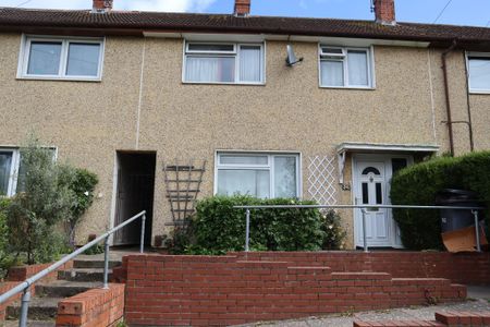 3 bedroom terraced house to rent - Photo 2