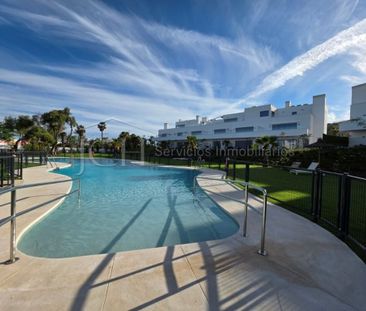 3 room luxury penthouse for rent in Estepona, Spain - Photo 6