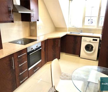 Studio to rent - Photo 2