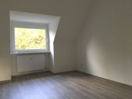 *** Charmante DG-Wohnung sucht neue Bewohner! *** - Photo 3