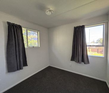 Renovated four-bedroom home - Photo 6