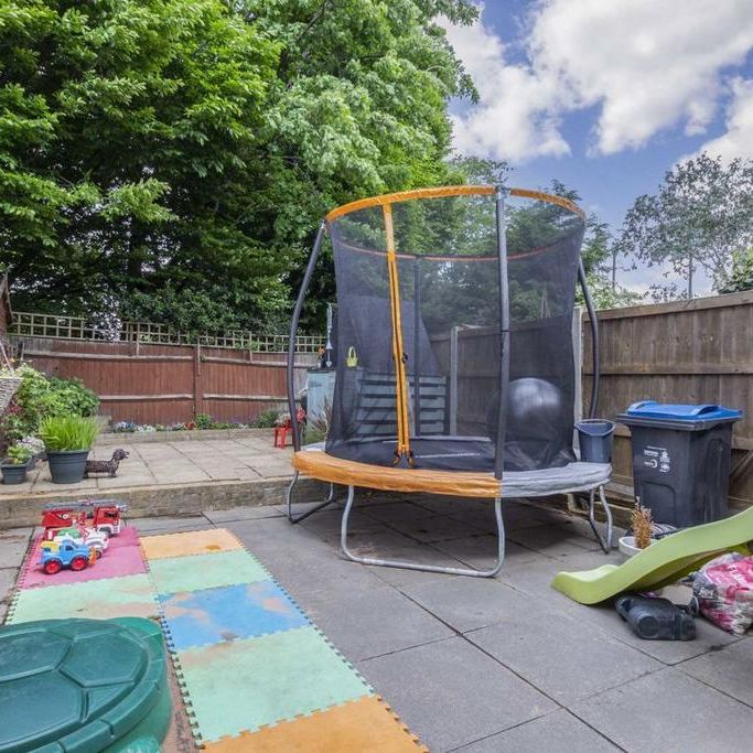 2 bedroom flat to rent - Photo 1