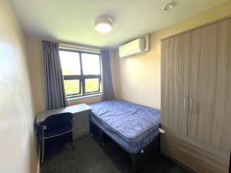 7 Bed Flat, Stokes Croft, BS1 - Photo 5