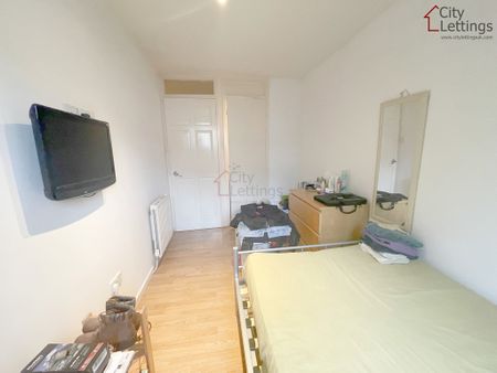 2 Bedroom Flat - Photo 3